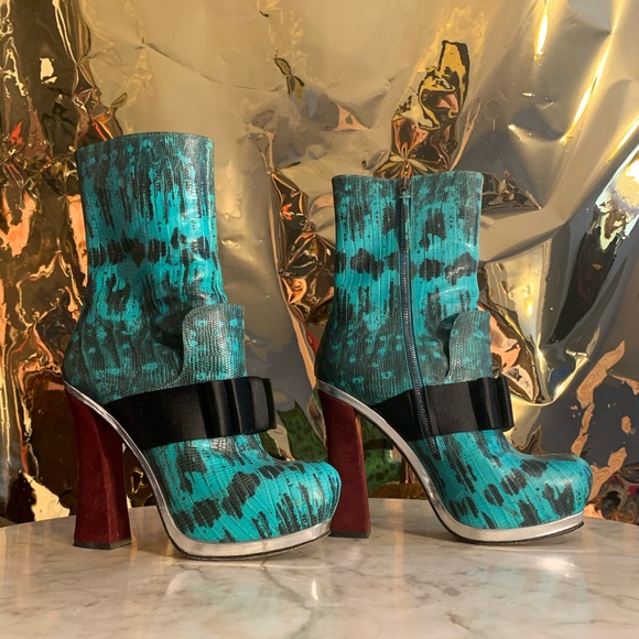 MIU MIU snakeskin and velvet platform boots - Picture 4 of 8